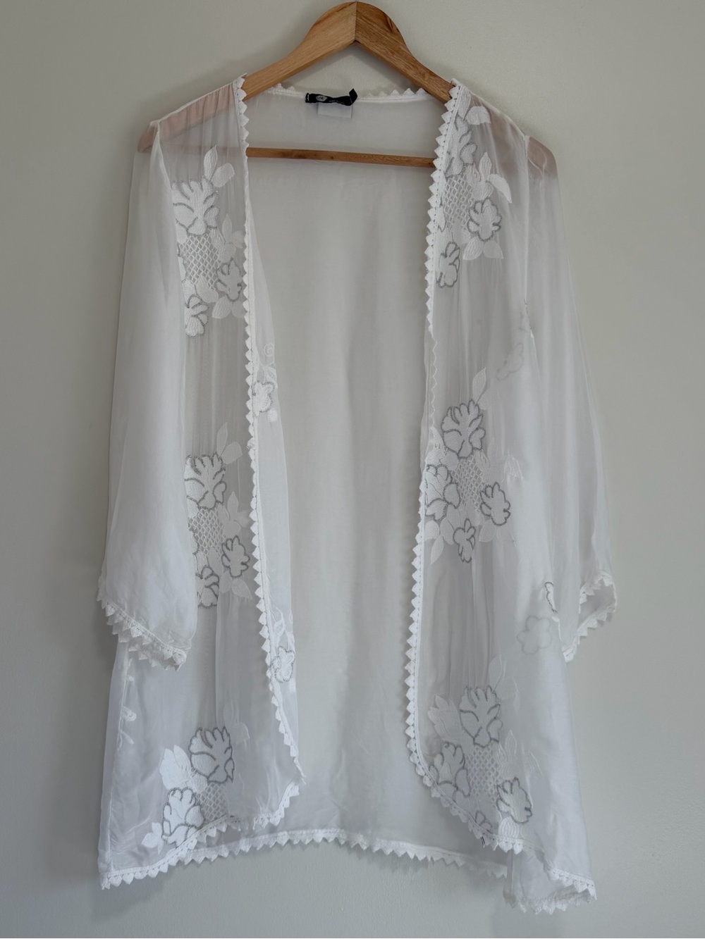Made in Italy White Silk-Blend Embroidered Kimono Cardigan